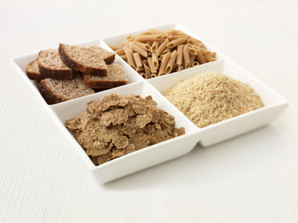 Assortiments de pain, pates, riz et flocons de céréales