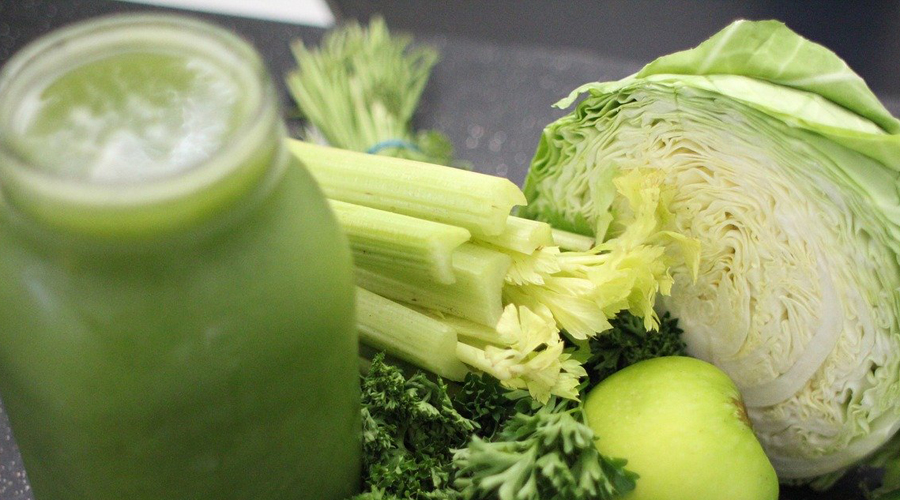 Smoothies de kiwi, orange et orange sanguine