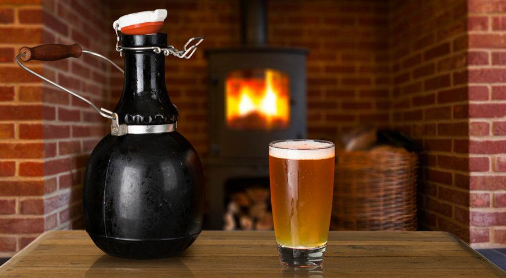 Bière artisanale au coin du feu