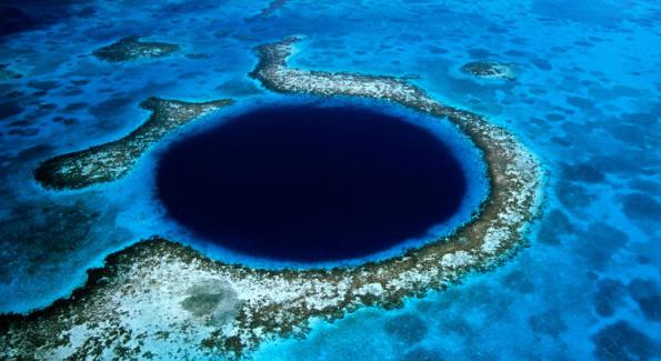 le grand trou bleu du Bélize