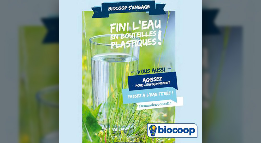 Affiche de biocoop annonçant ne plus vendre d'eau en bouteille