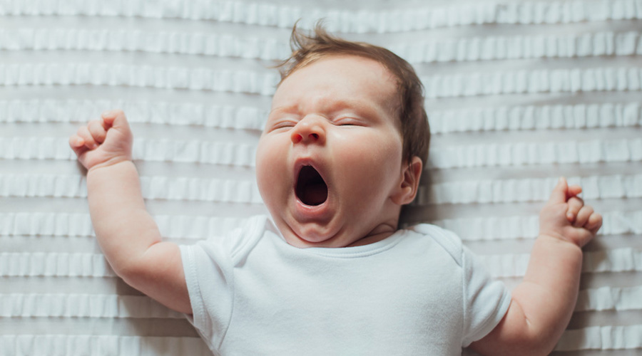Sommeil Pourquoi Il Vaut Mieux Installer Bebe Dans La Chambre Des Parents Bio A La Une
