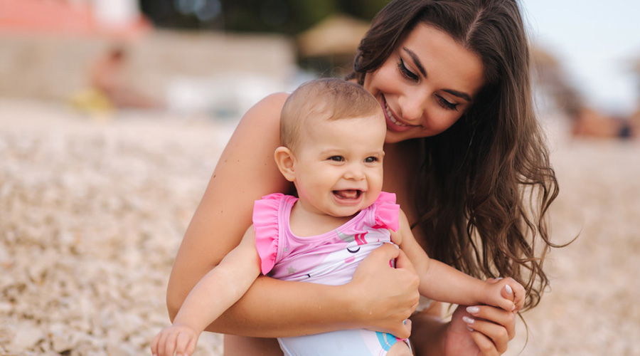 Bébé : comment protéger les tout-petits du soleil ?