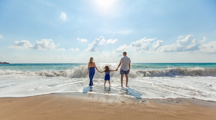 famille à la plage