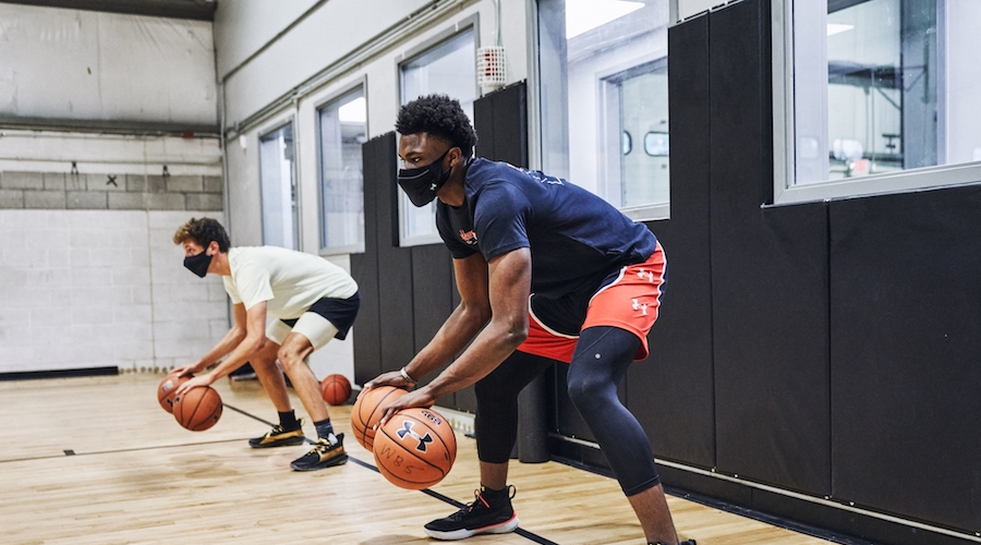 sportifs avec un masque