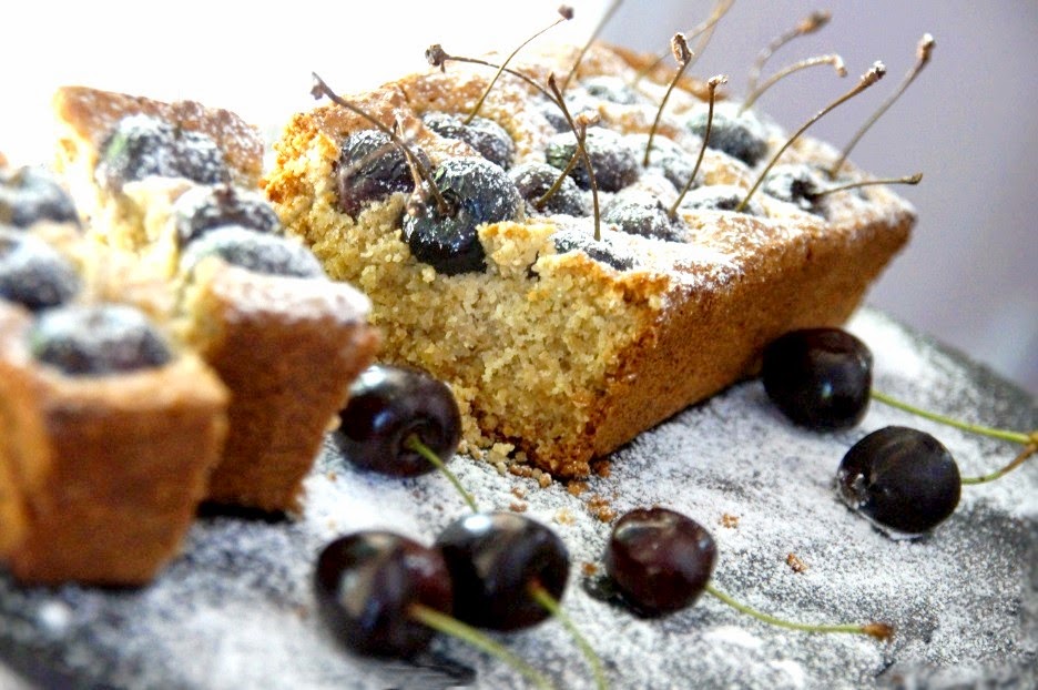 GÂTEAU AUX CERISES SANS FARINE