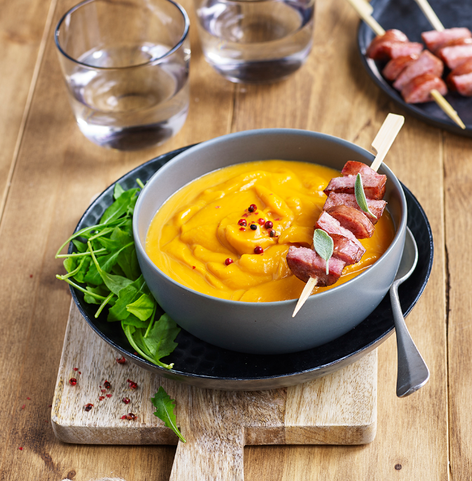 Bonneterre Velouté de Butternut, brochette de saucisse fumée