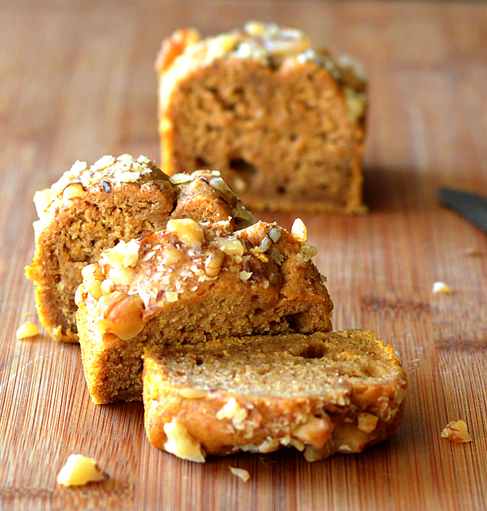 Gâteau végan aux bananes et aux noix