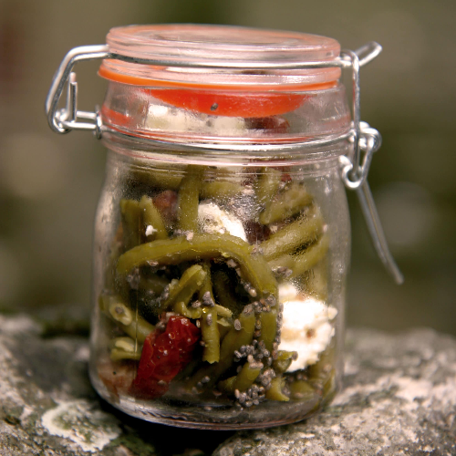 Salade de haricots verts et graines de chia en bocal