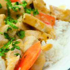 POULET SAUTÉ A L'HUILE DE NOIX DE COCO, MANGUE ET GINGEMBRE