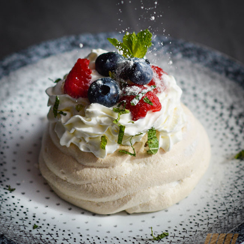 Pavlova aux fruits rouges