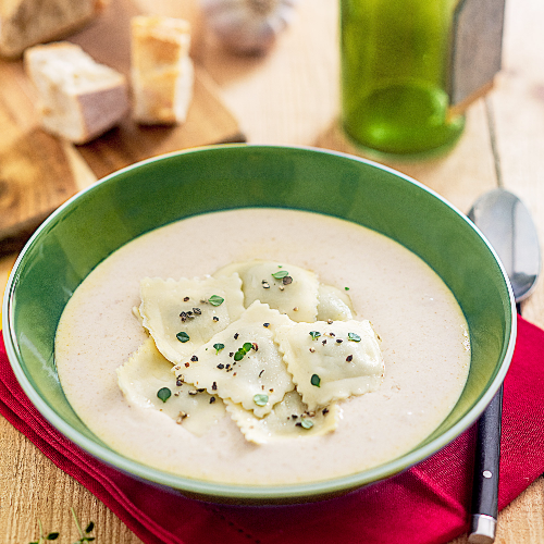 soupe de pain a lail et ravioli aux cepes