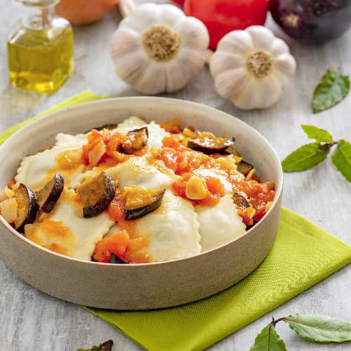 Ravioli boeuf et petits légumes, sauce tomate à l’aubergine