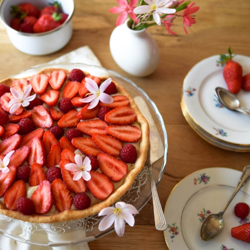 Tarte fruits rouges crème tonka Biobleud