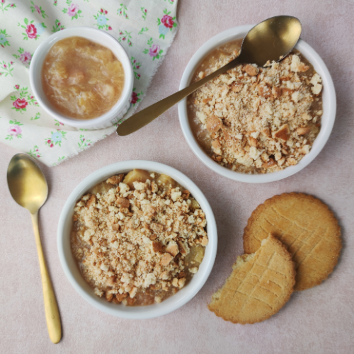 Crumble à la Rhubarbe et aux Petits Sablés pur Beurre